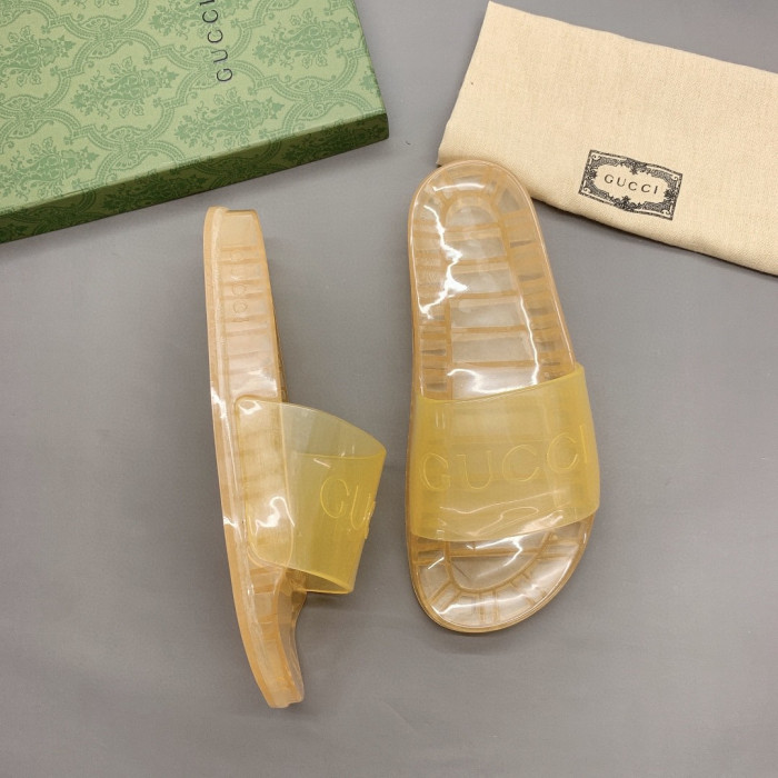 G*u*i slippers