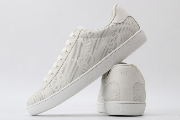 G*u*i low-top sneaker