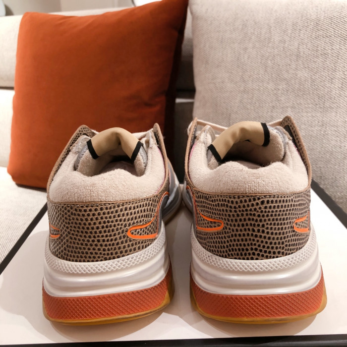 G*u*i mid sneaker