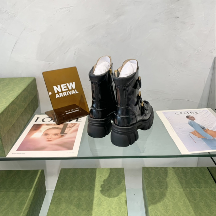 G*u*i boots