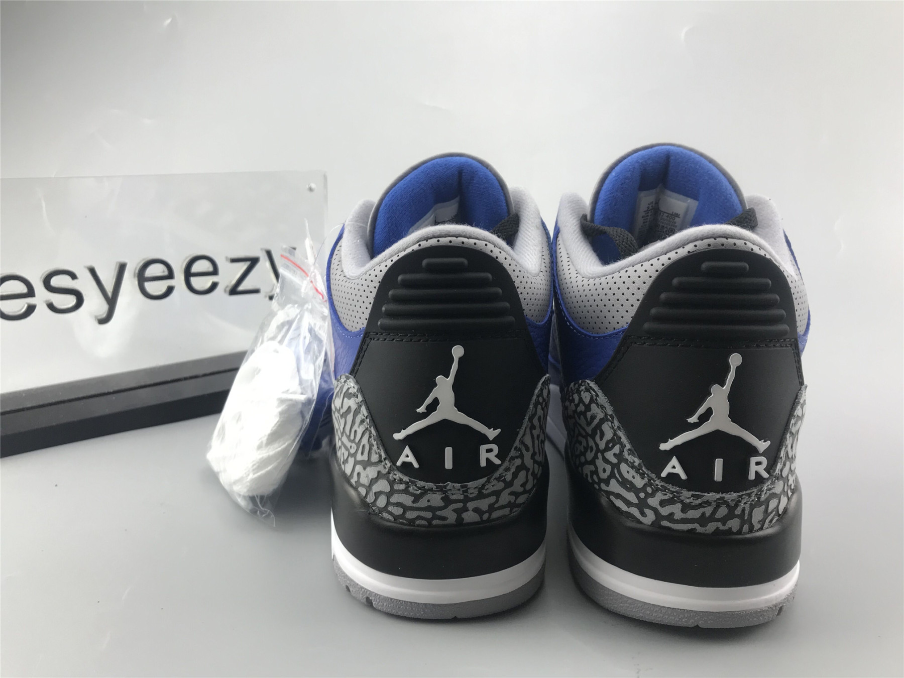 UA AIR JORDAN 3 RETRO "VARSITY ROYAL"