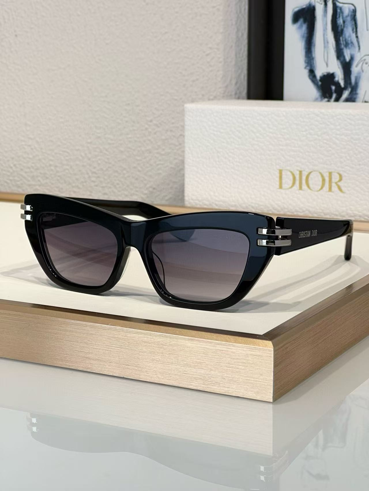 D10r Glasses