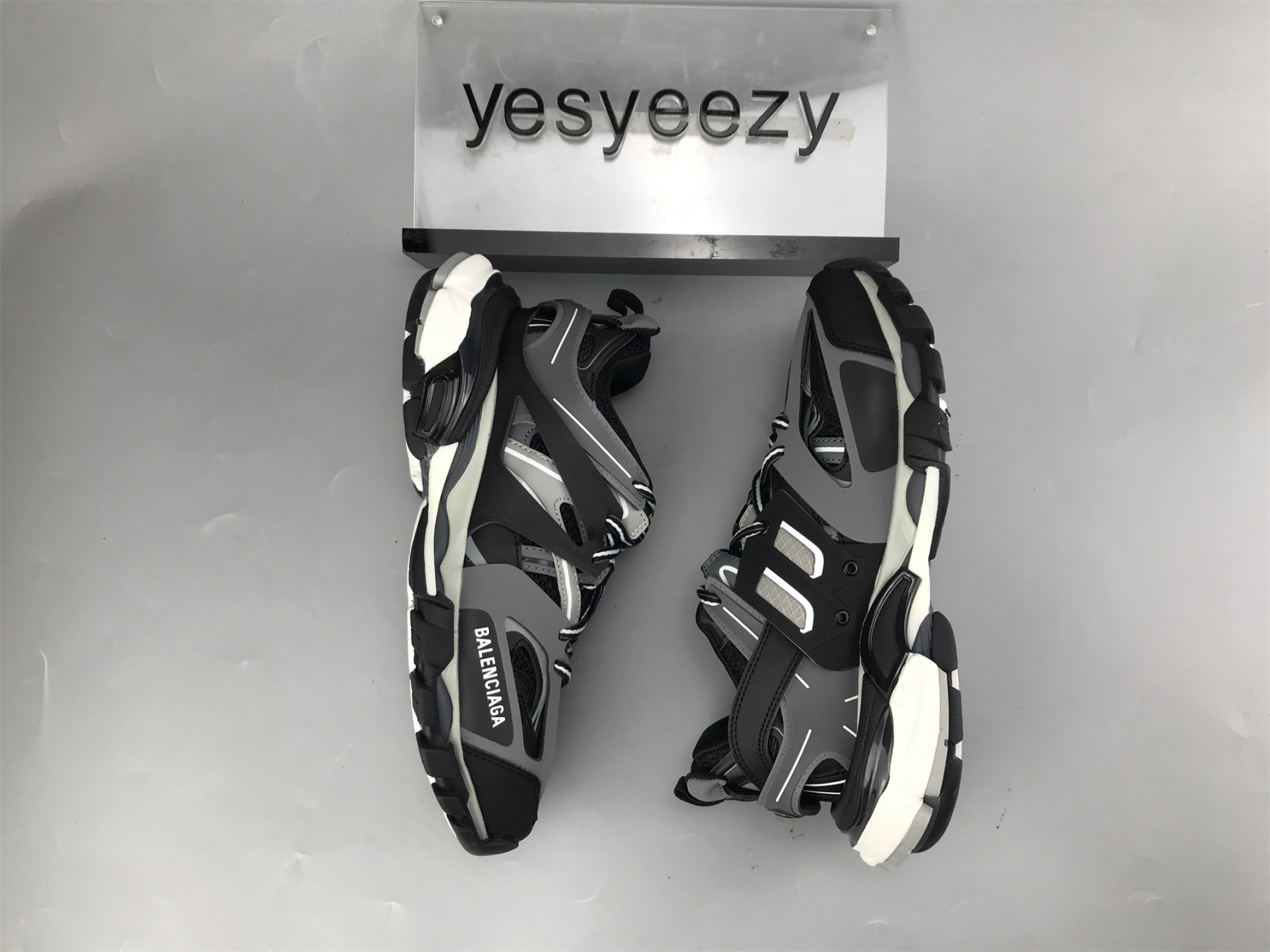 UA TRACK SNEAKER BLACK GREY