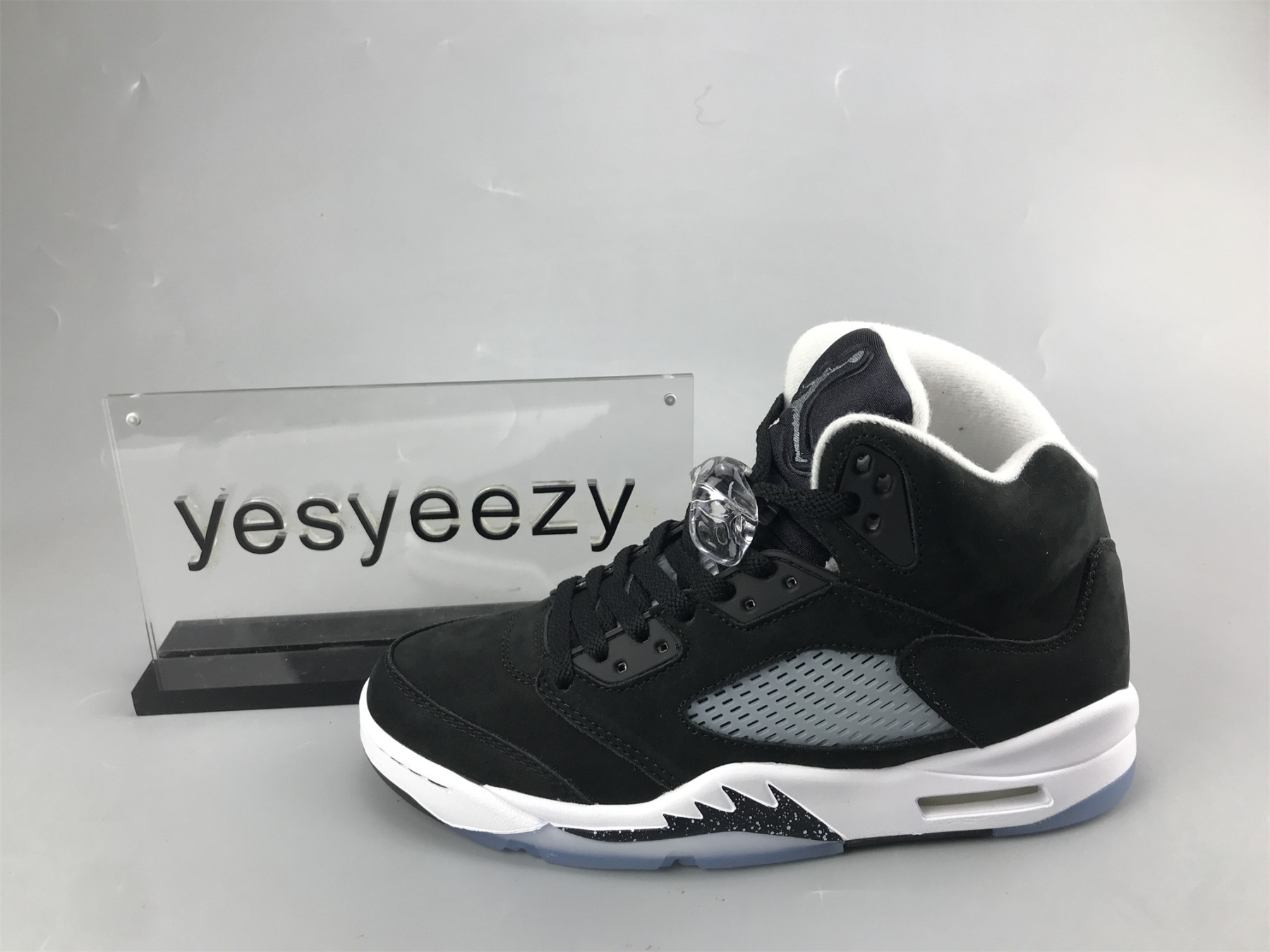 UA AIR JORDAN 5 RETRO 2021