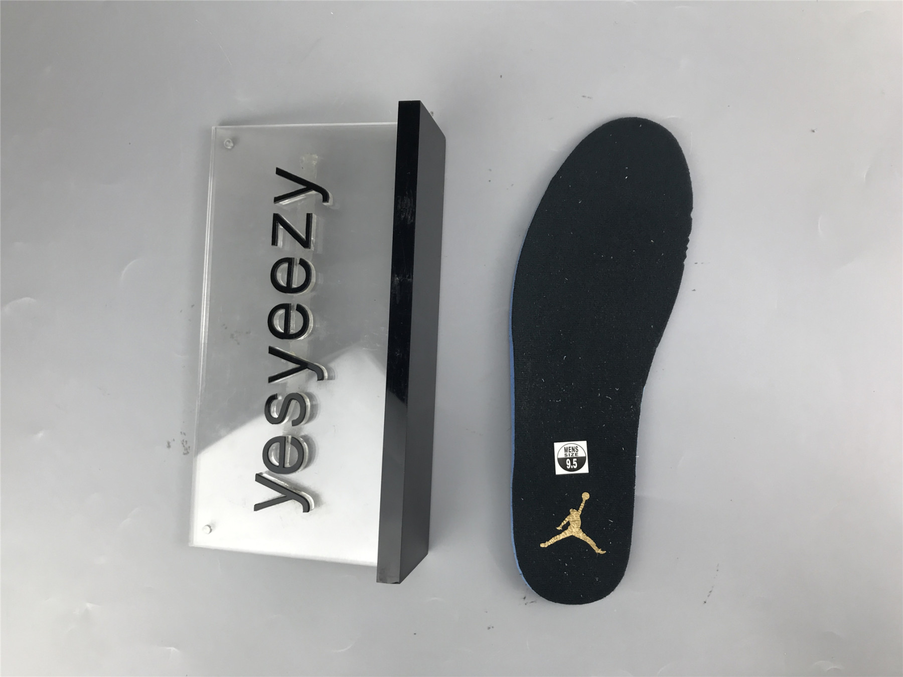 UA AIR JORDAN 12 RETRO 