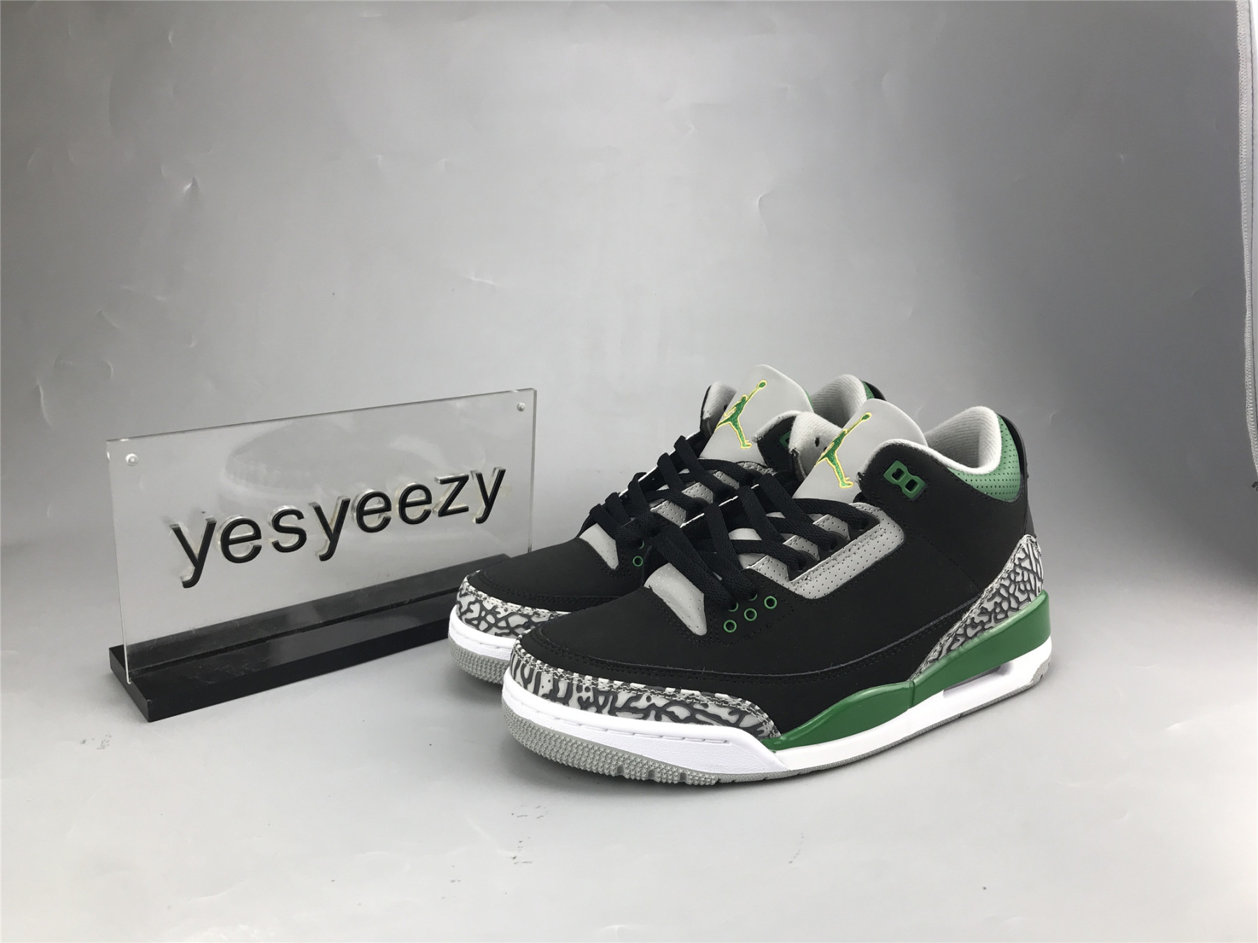 UA AIR JORDAN 3 â€œPINE GREENâ€