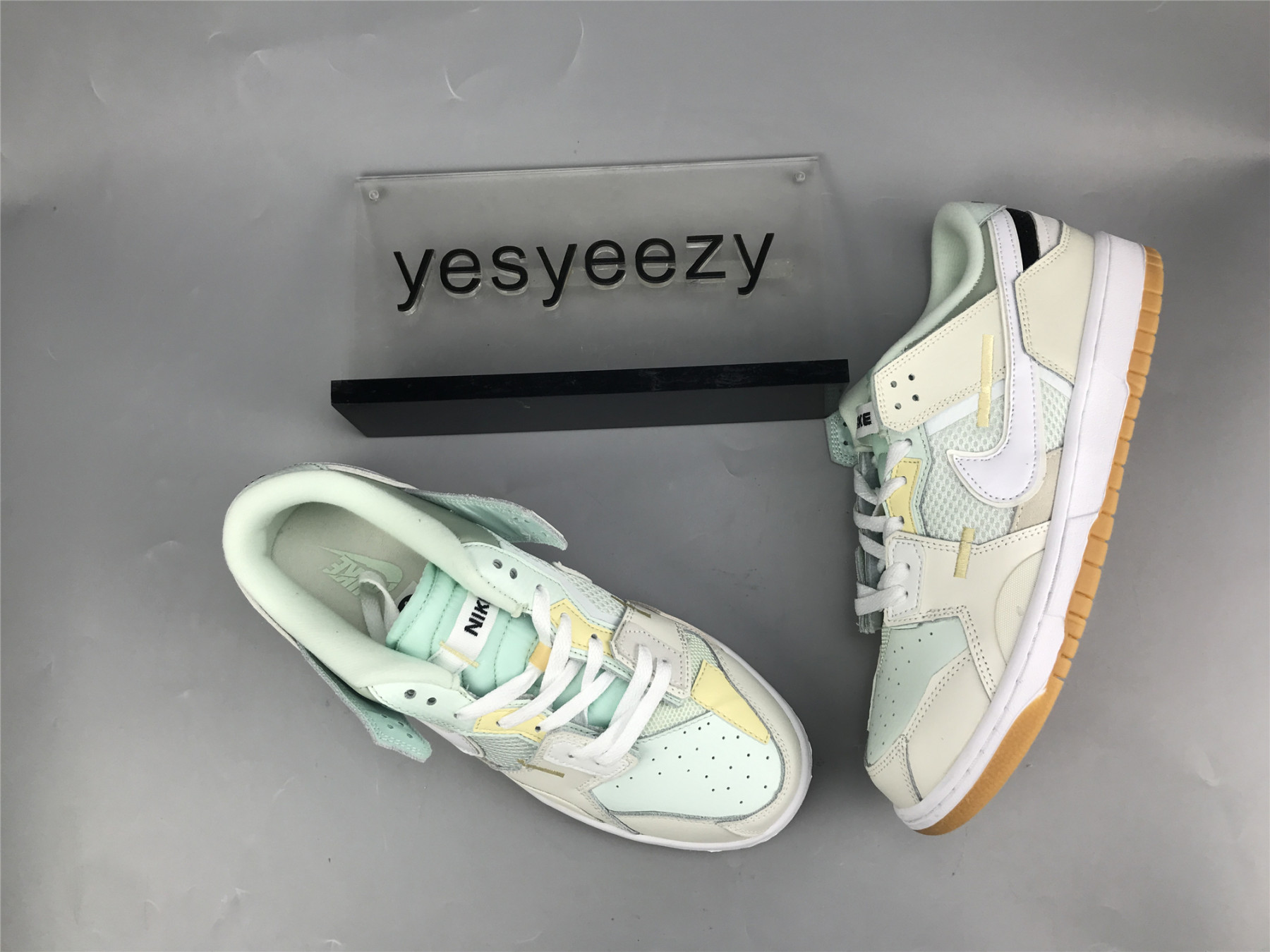 UA NIKE DUNK LOW SCRAP 