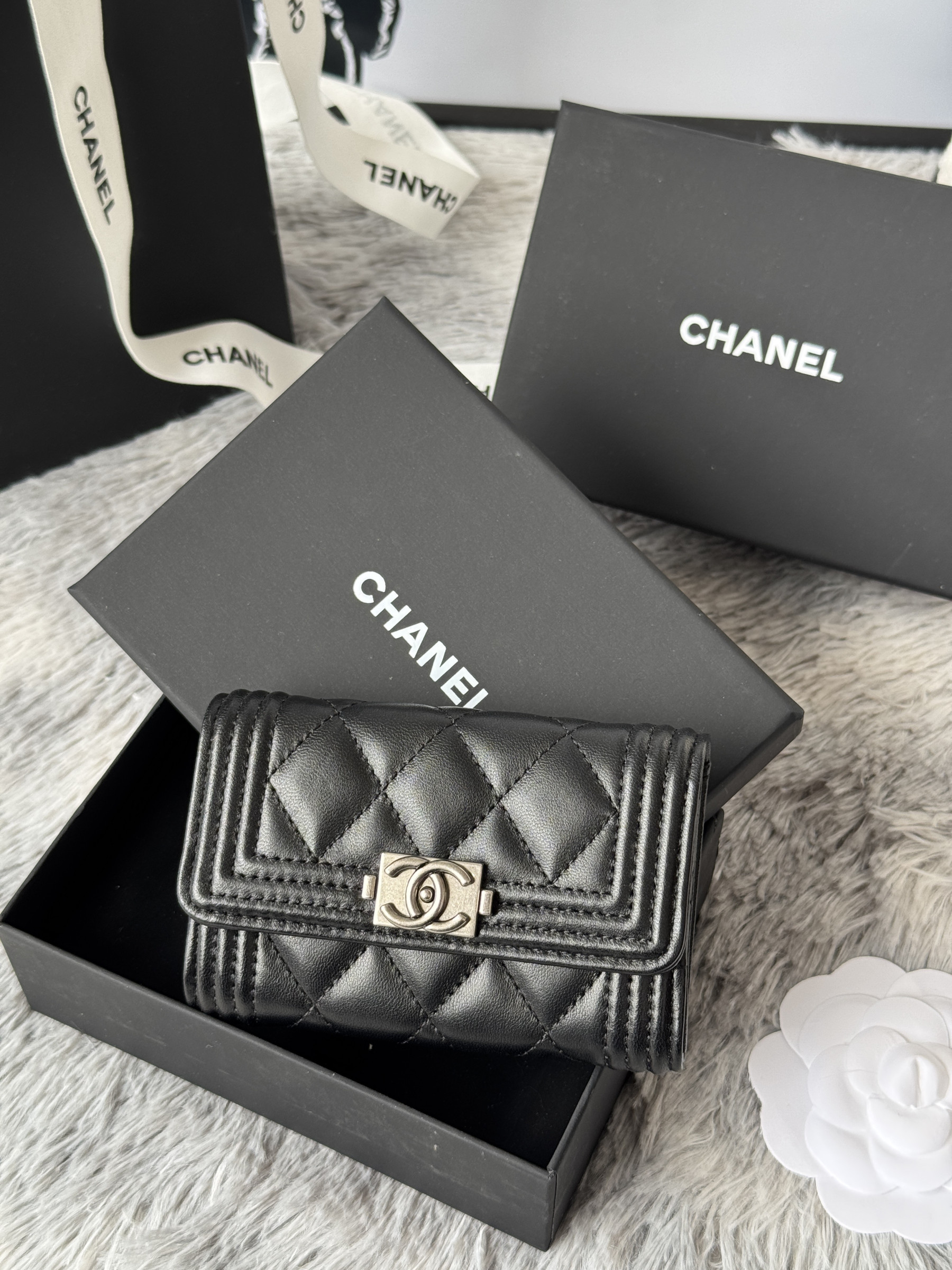 Ch**el boy Ch**el flap card holder a80603 7.5x11.3x2.1cm