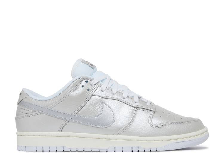 UA NIKE DUNK LOW SE 'METALLIC SILVER'