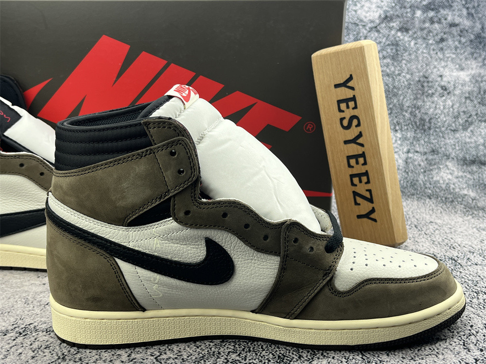 UA TRAVIS SCOTT X AIR JORDAN 1 RETRO HIGH OG 