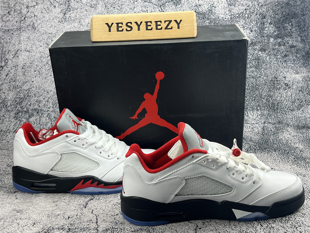 UA AIR JORDAN 5 LOW GOLF 