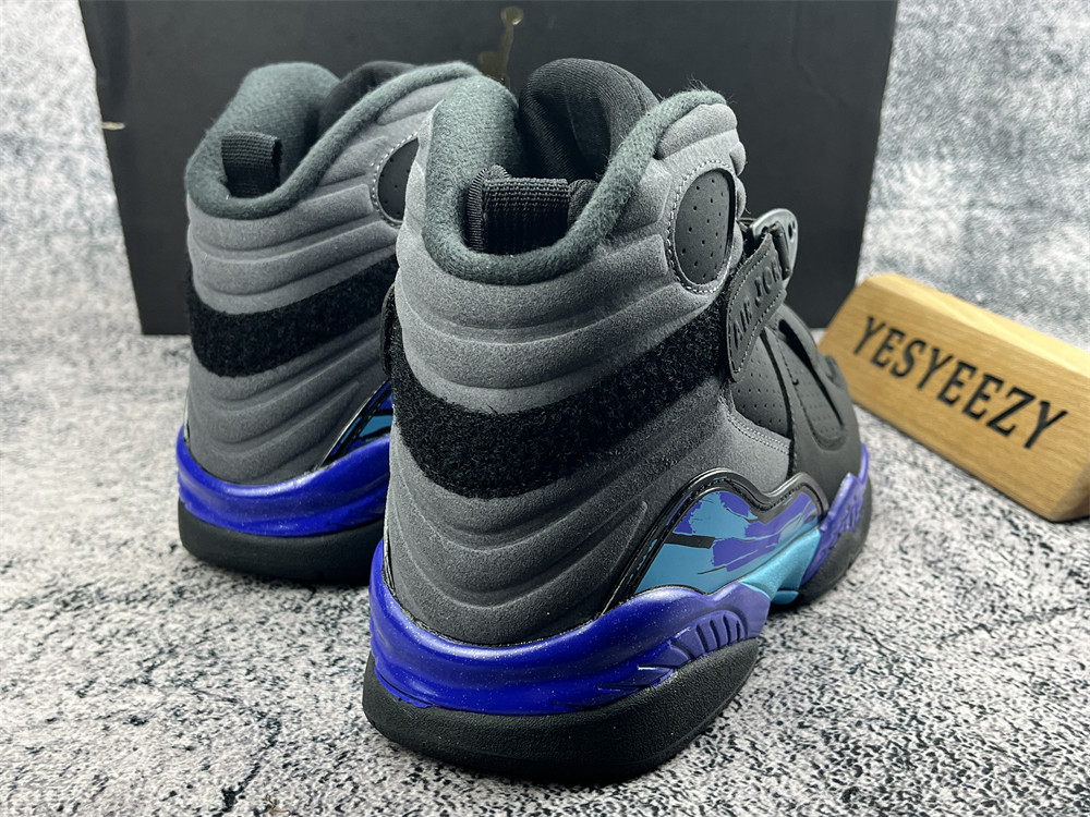 UA AIR JORDAN 8 RETRO 