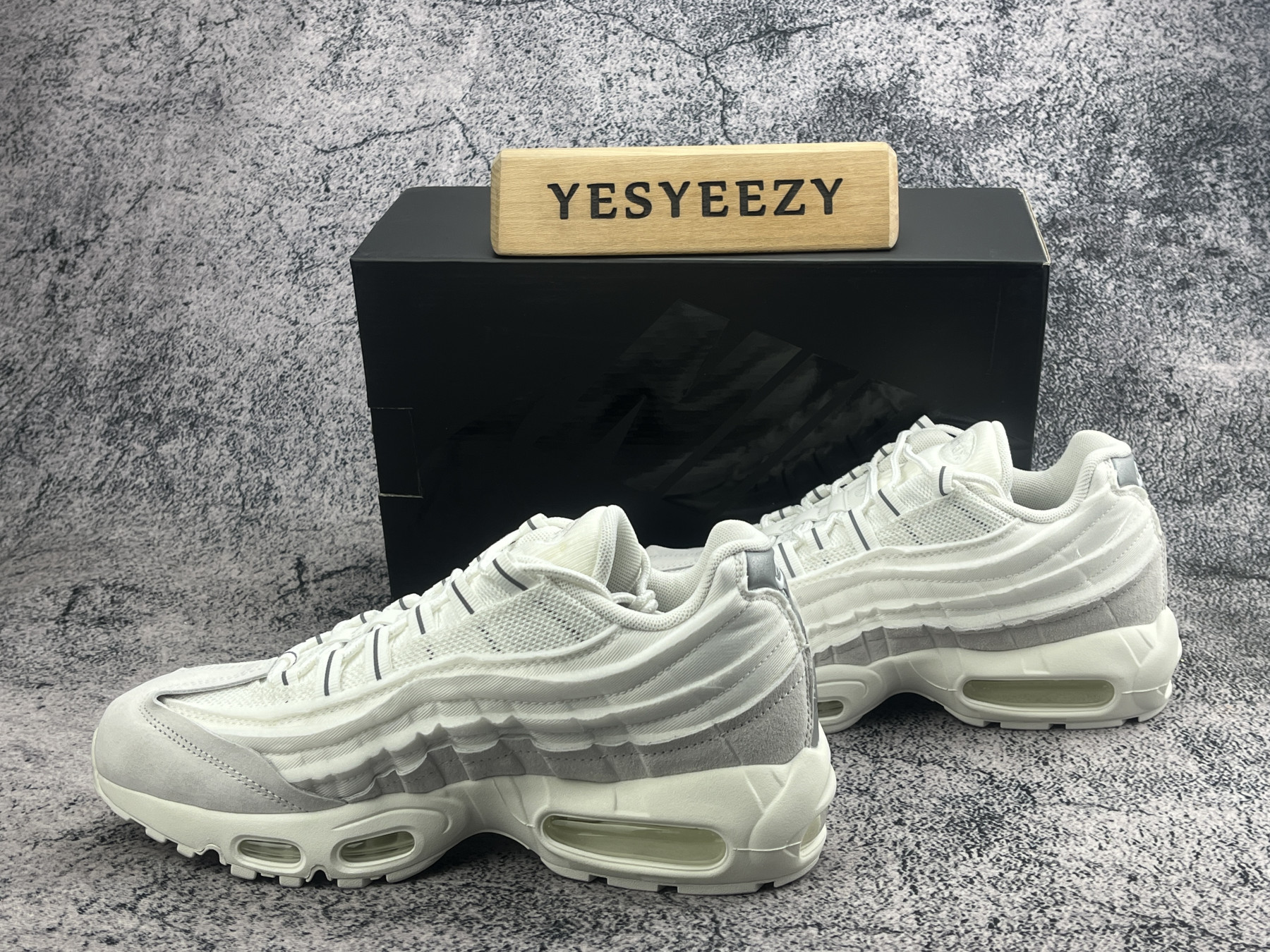 UA Nike Air Max 95