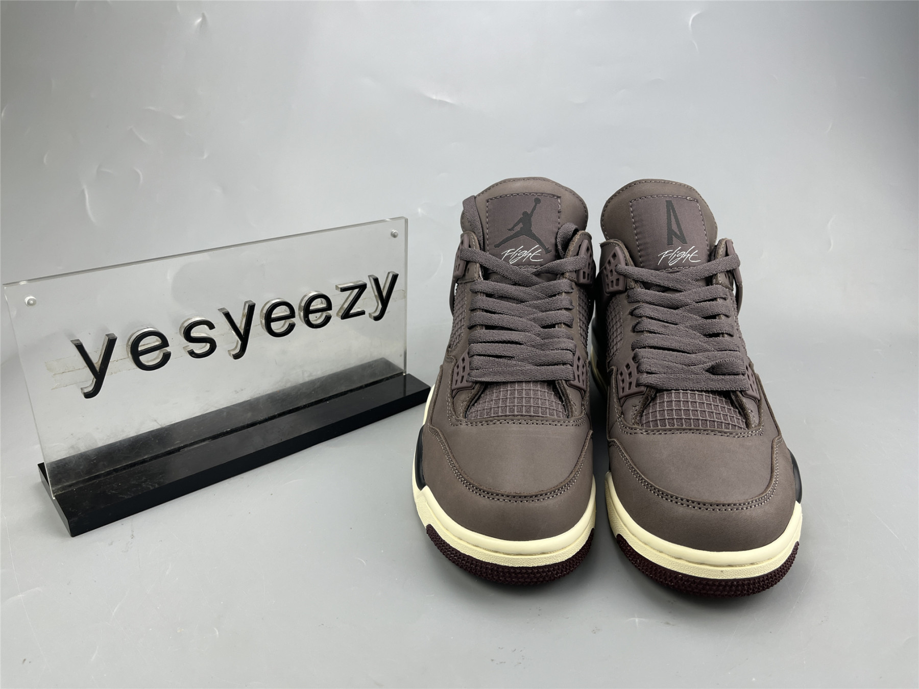 UA A MA MANIÉRE X AIR JORDAN 4 RETRO 
