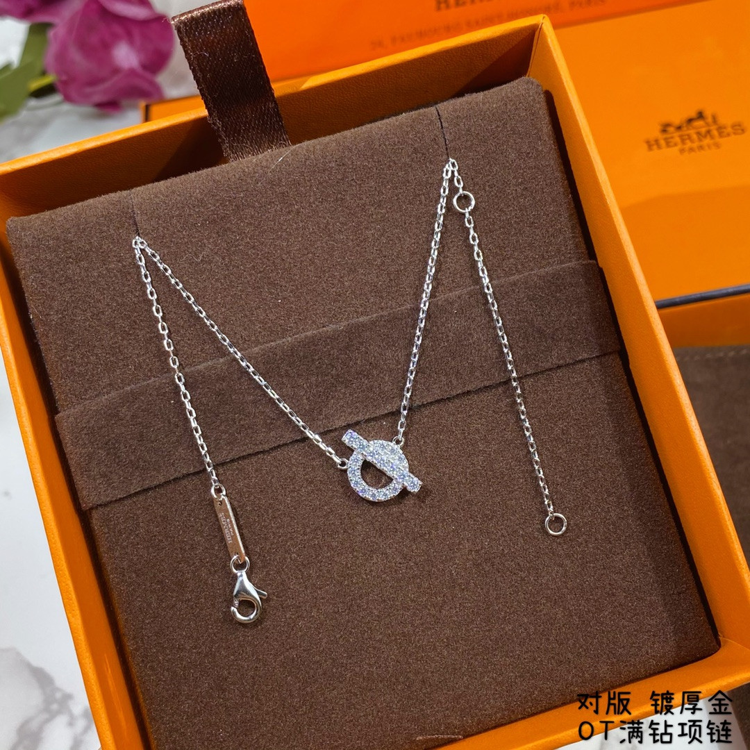 H**me5 OT Clasp Necklace