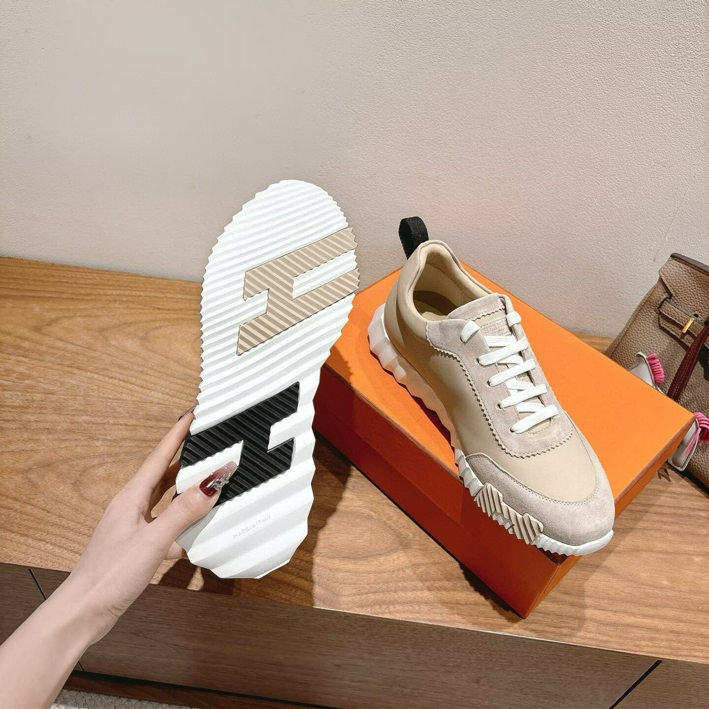 UA H**me5 Bouncing Sneaker