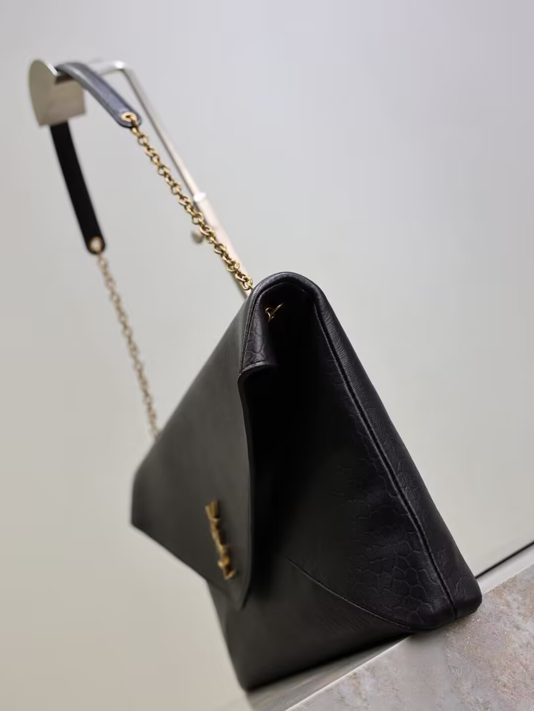 Y51 CASSANDRE Pouch on Chain Black 35x22x3-4.2cm