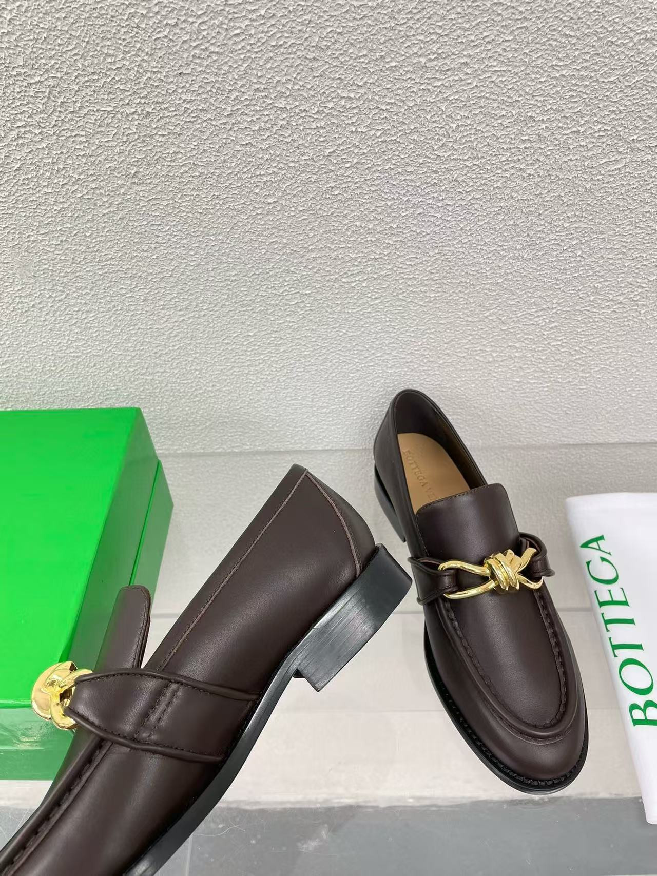 UA B0tt*ga Ven*ta Loafers Shoes