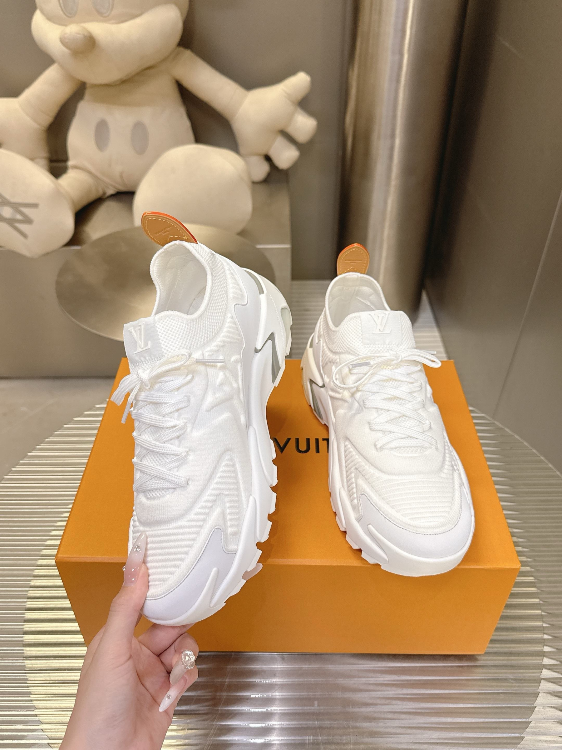 UA LV Sneakers