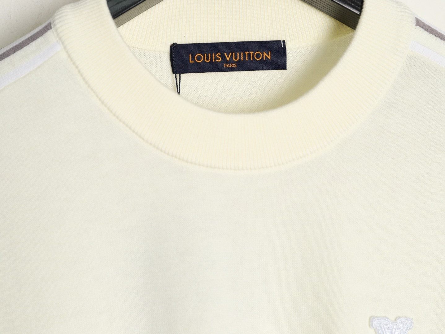L0vis Vvtt0n Sweaters