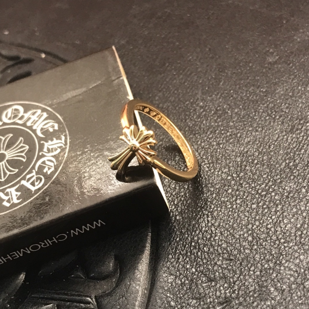 Ch*0me He**ts small cross flower ring