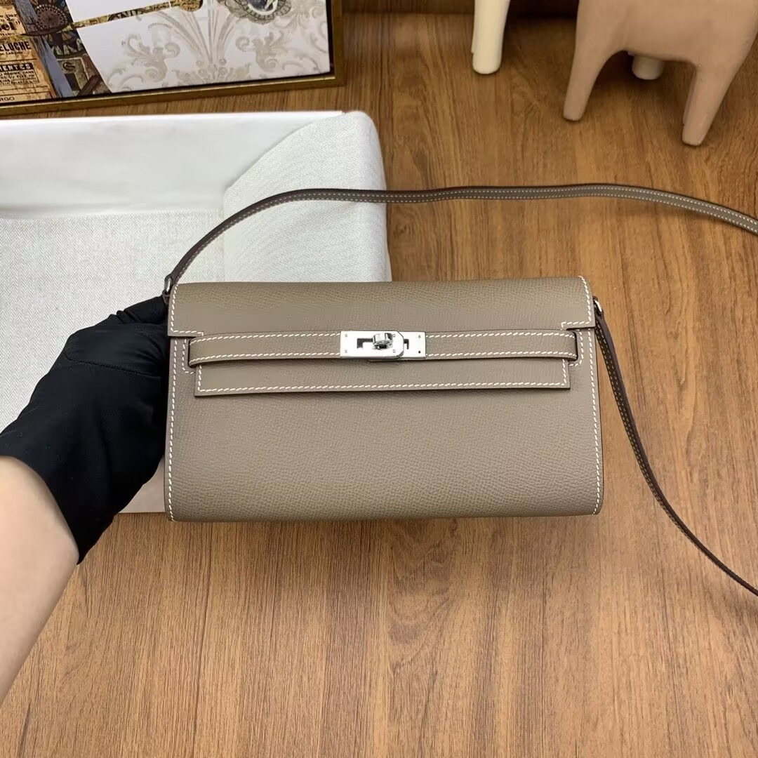 H**me5 Kelly Classique To Go wallet