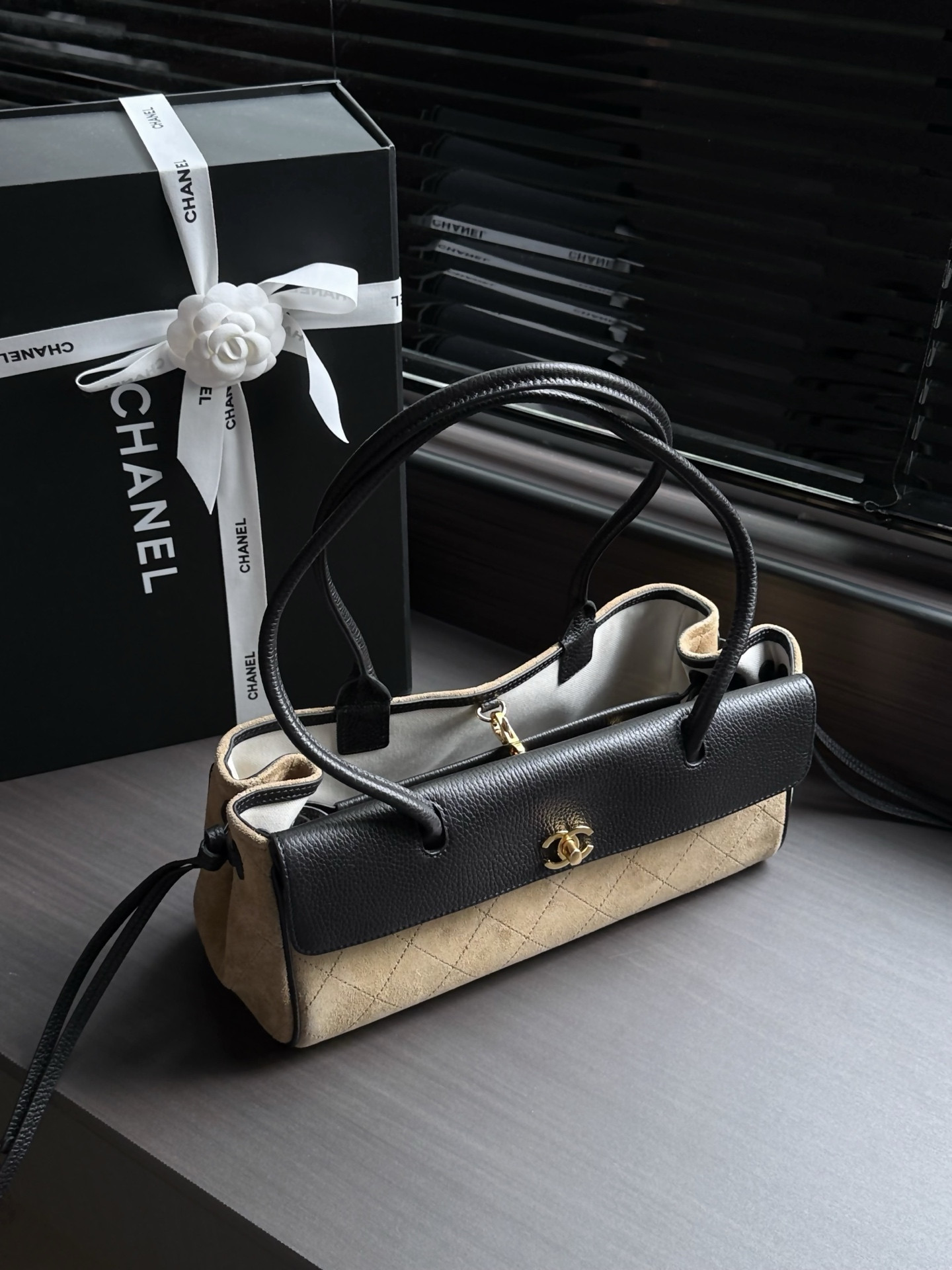Ch**el Small Tote AS6288 15x31x12cm