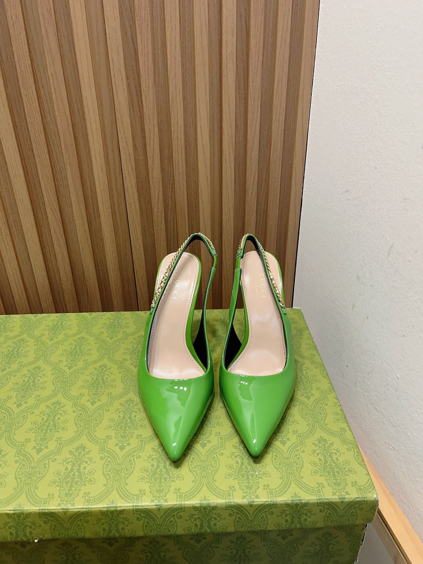 Gvc*1 SIGNORIA SLINGBACK PUMP High