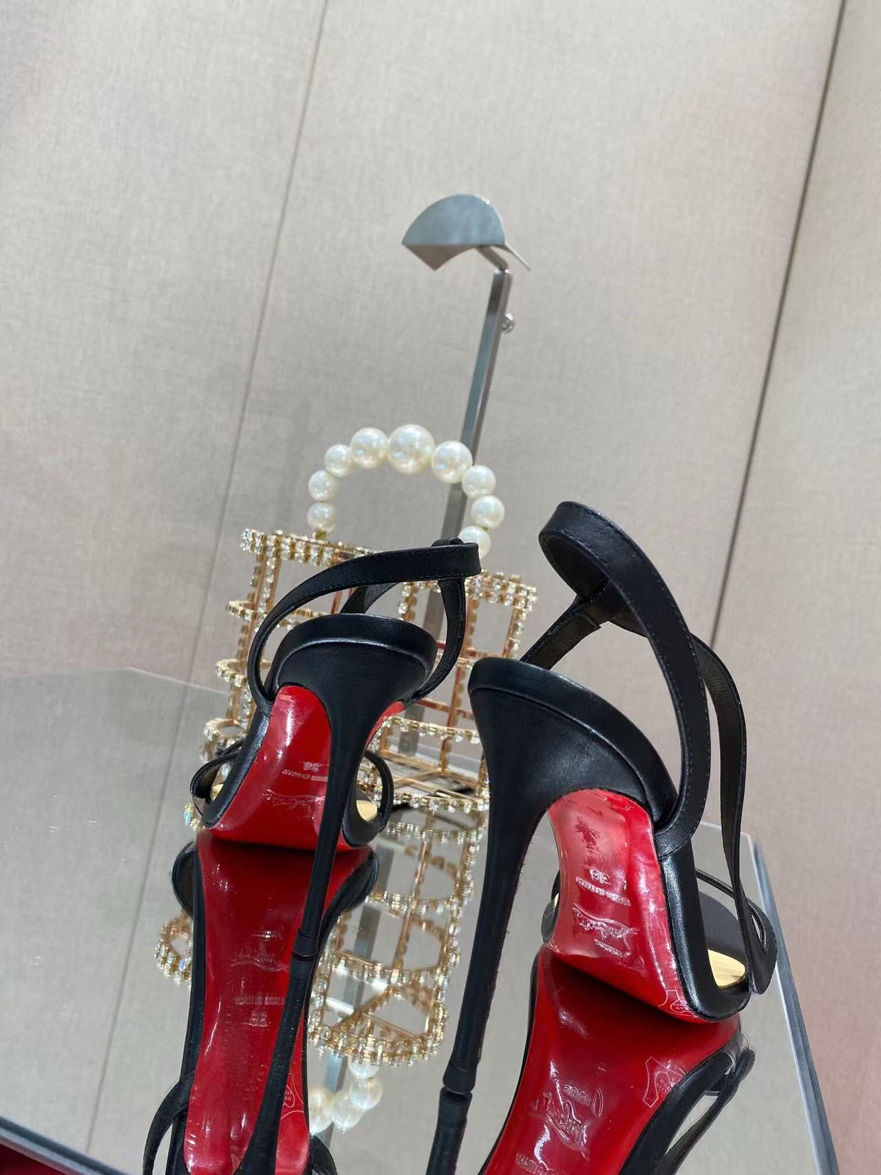 UA Chr1st1an LOUBOUTIN