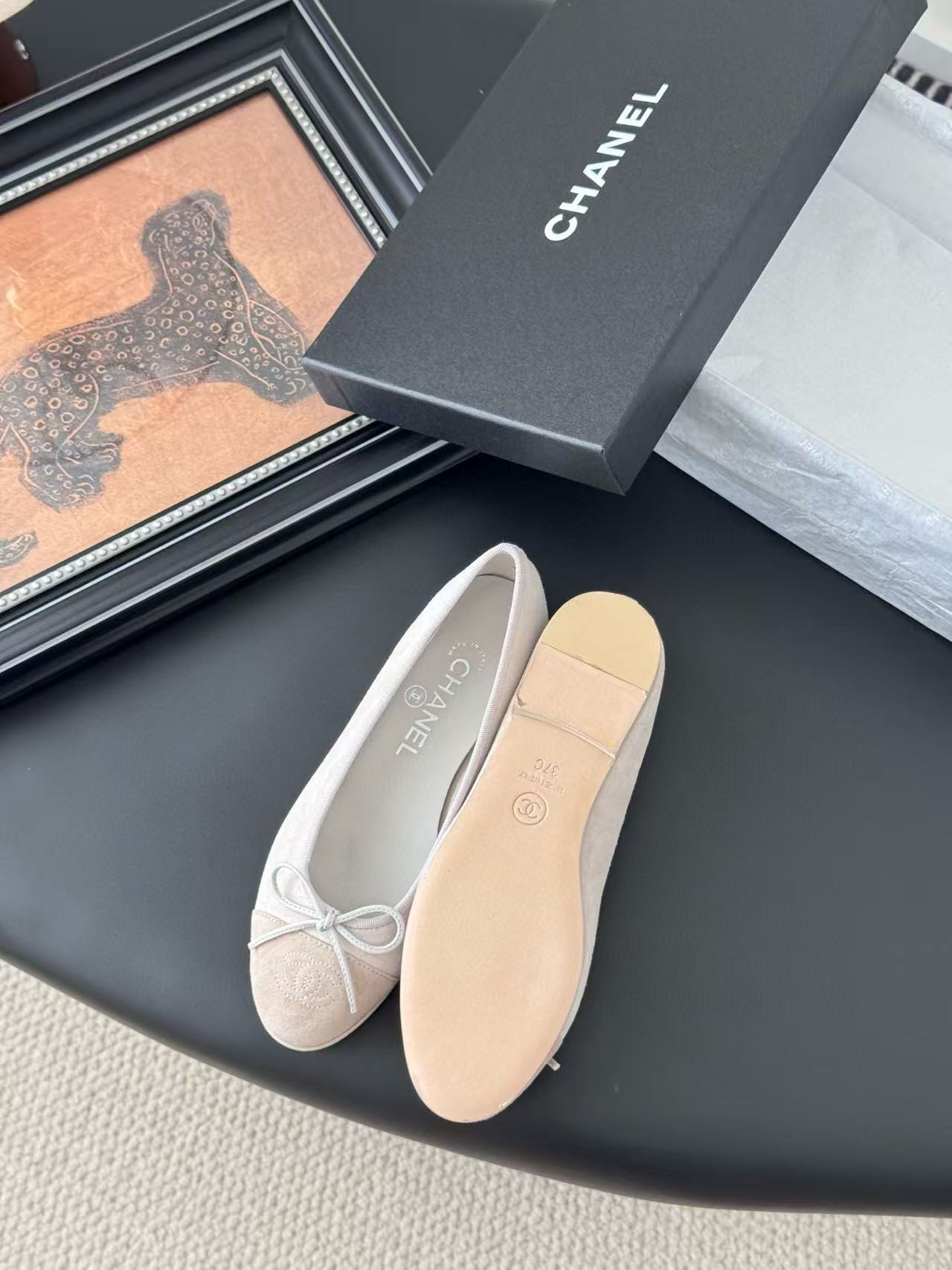 UA Ch**el Ballet flats