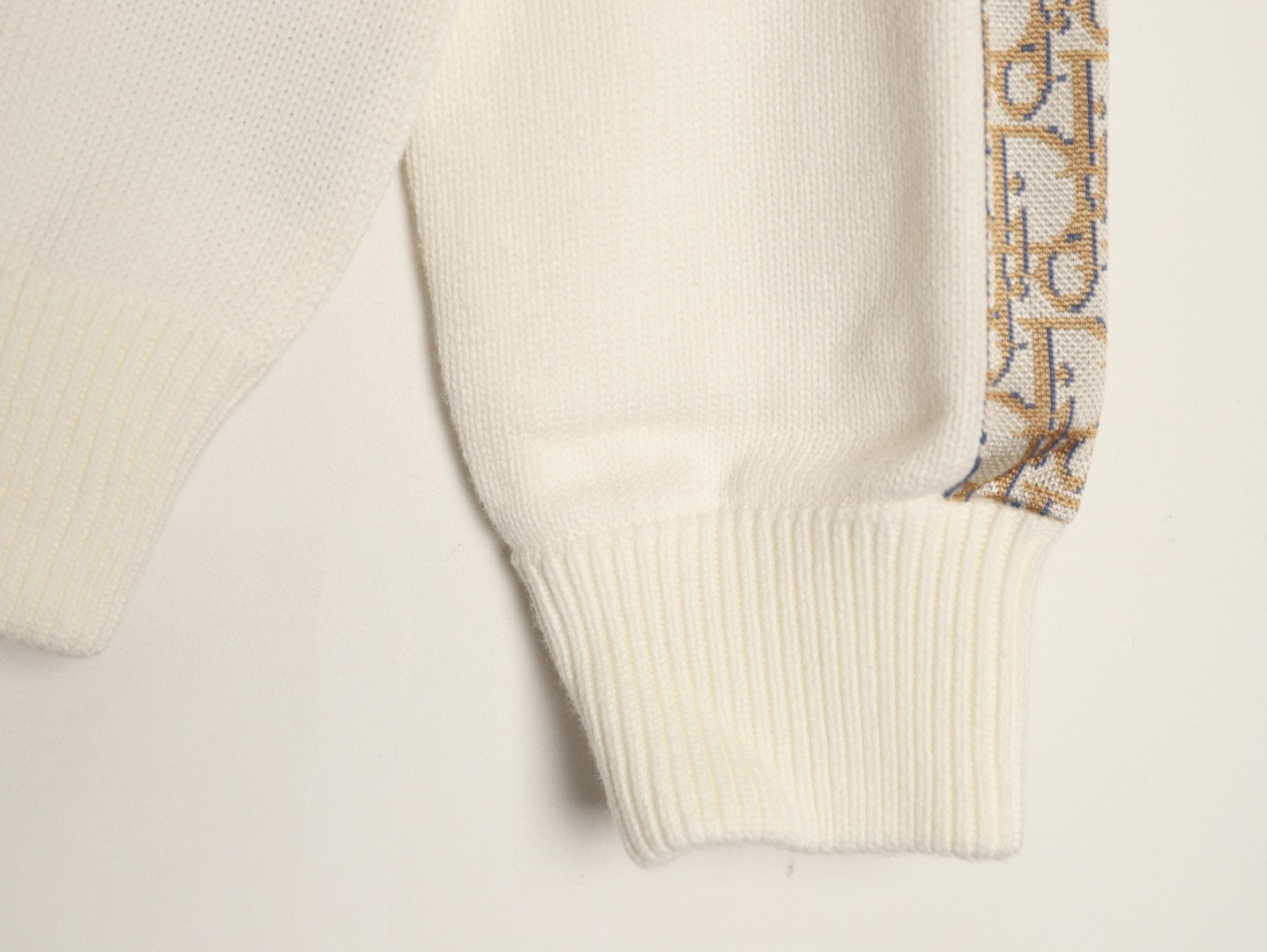 D10r Knitting Sweaters