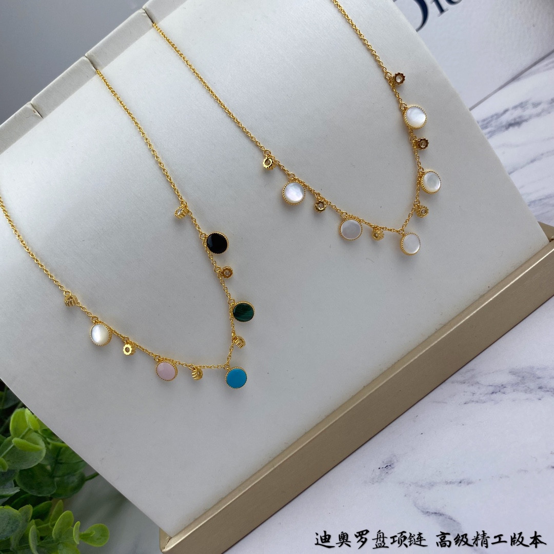 D10r compass Necklace