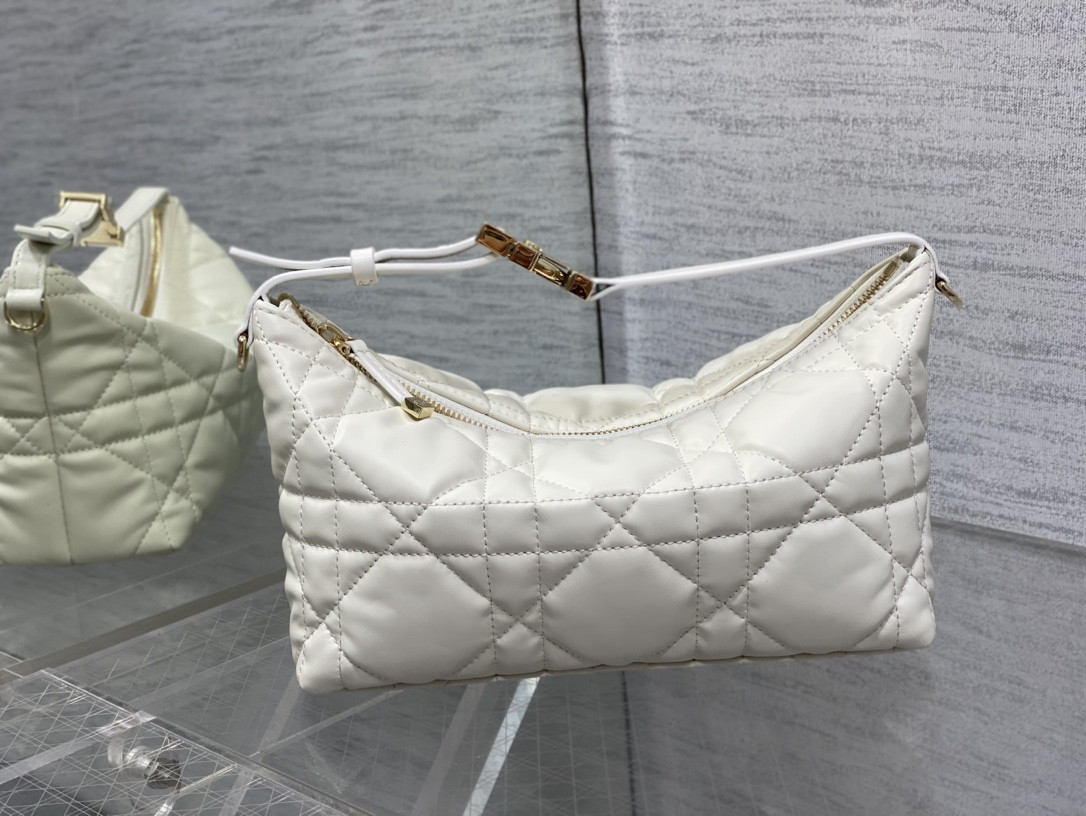 MEDIUM D10r TRAVEL NOMAD POUCH WHITE
