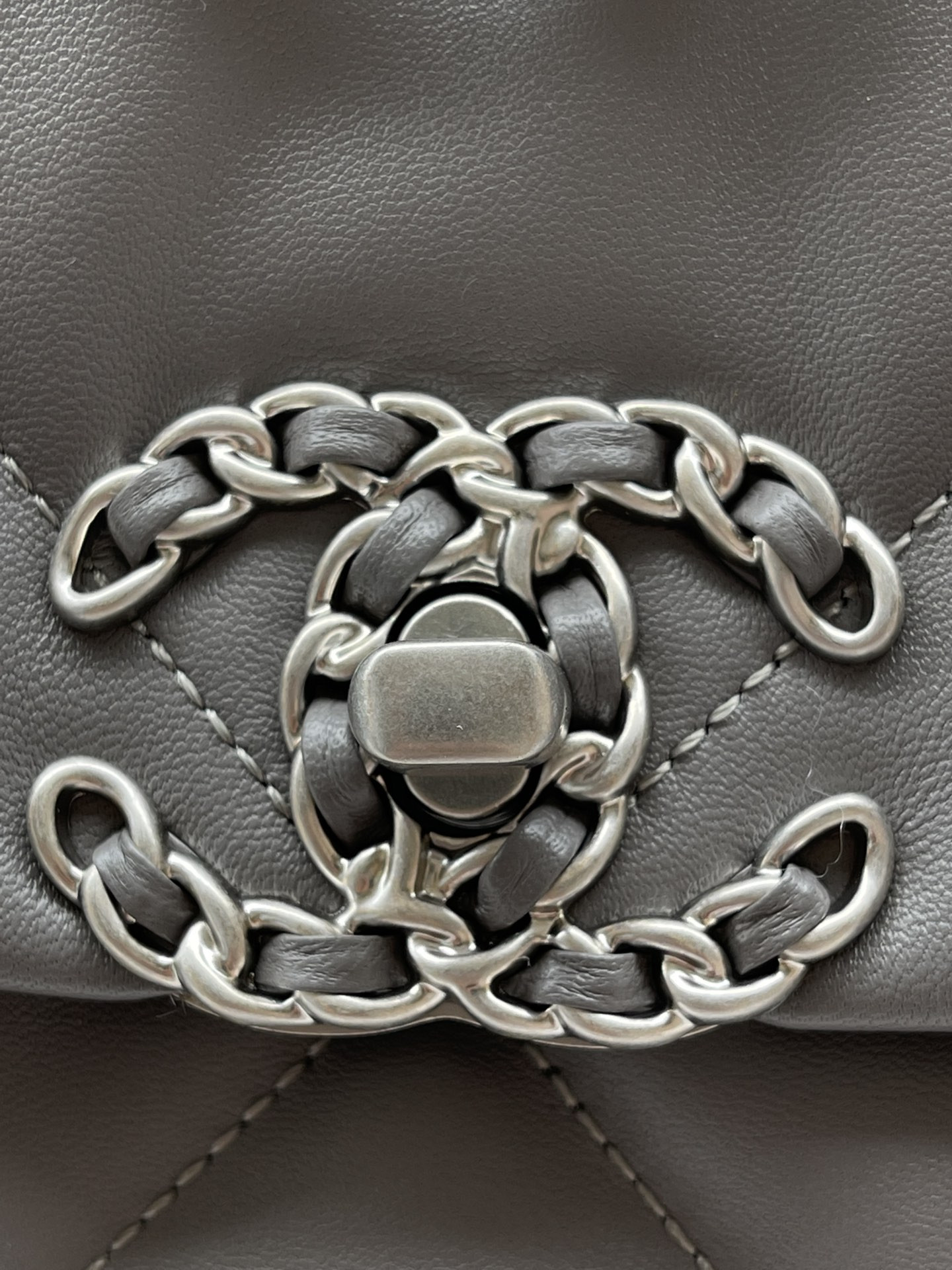 Ch**el 19 LARGE HANDBAG Shiny Leather, Gold-Tone, Silver-Tone & Ruthenium-Finish Metal Gray 7.8 × 11.7 × 3.9 in