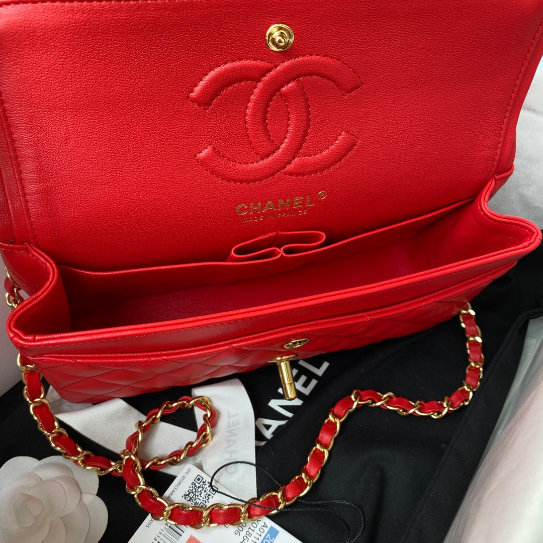 Ch**el SMALL CLASSIC HANDBAG LAMBSKIN & Gold-TONE METAL Red 5.7 × 9 × 2.3 IN