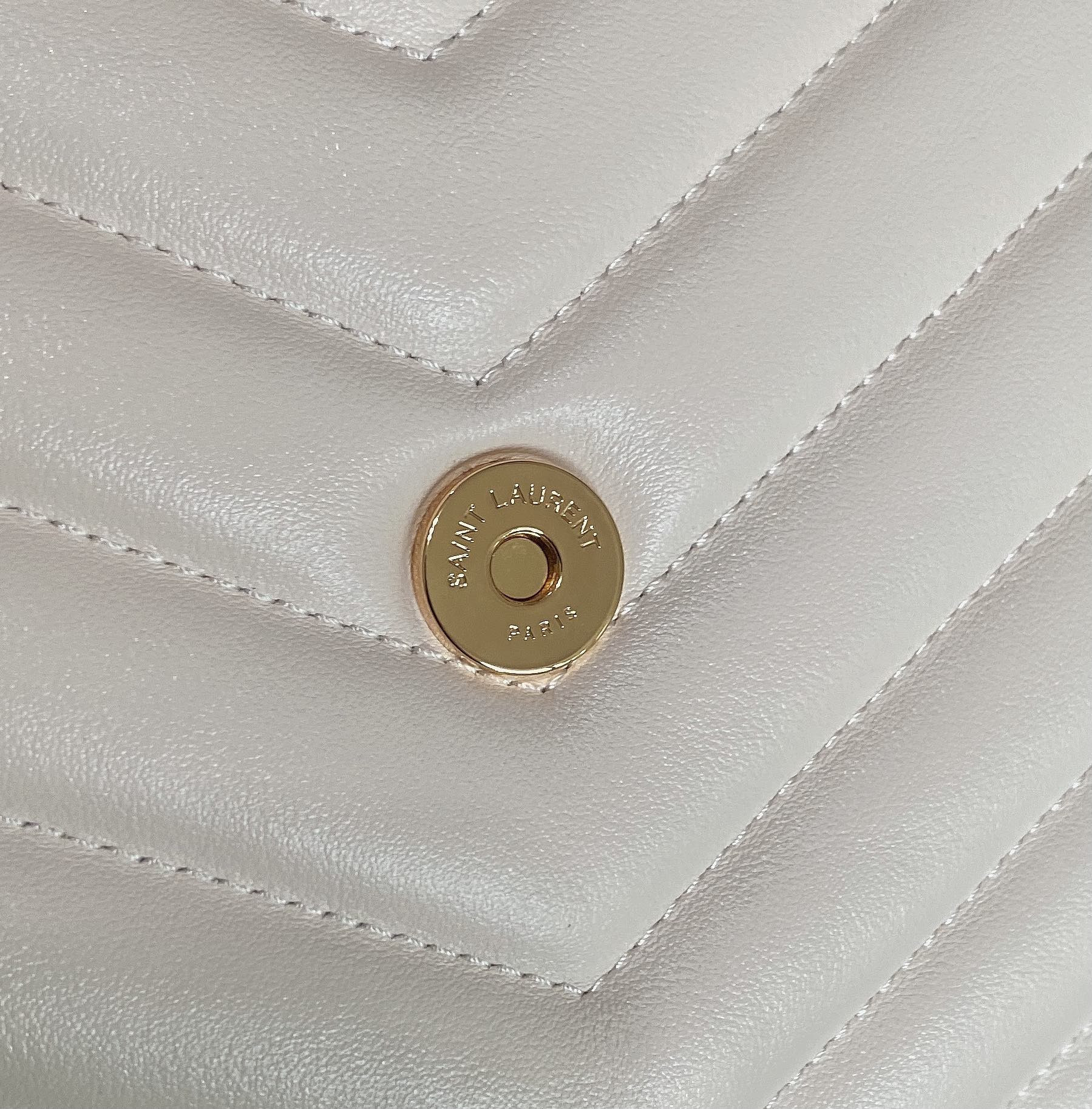 Y51 LOULOU MEDIUM IN QUILTED LEATHER BLANC VINTAGE 12.5 X 8.6 X 3.5 INCHES