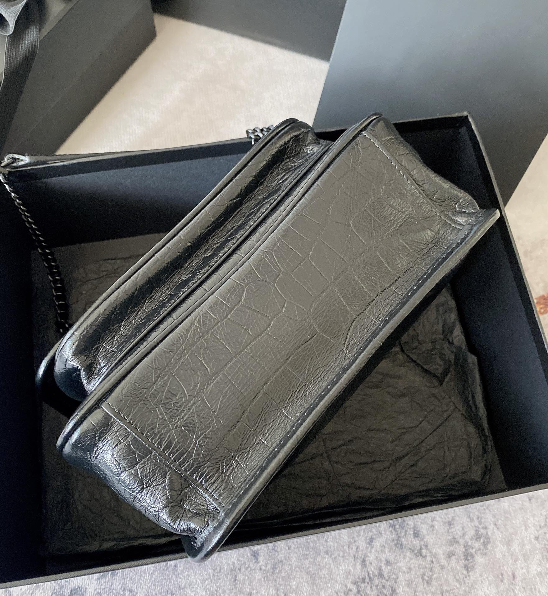 Y51 NIKI BABY IN VINTAGE LEATHER BLACK SILVER 8.2 X 6 X 2.9 INCHES