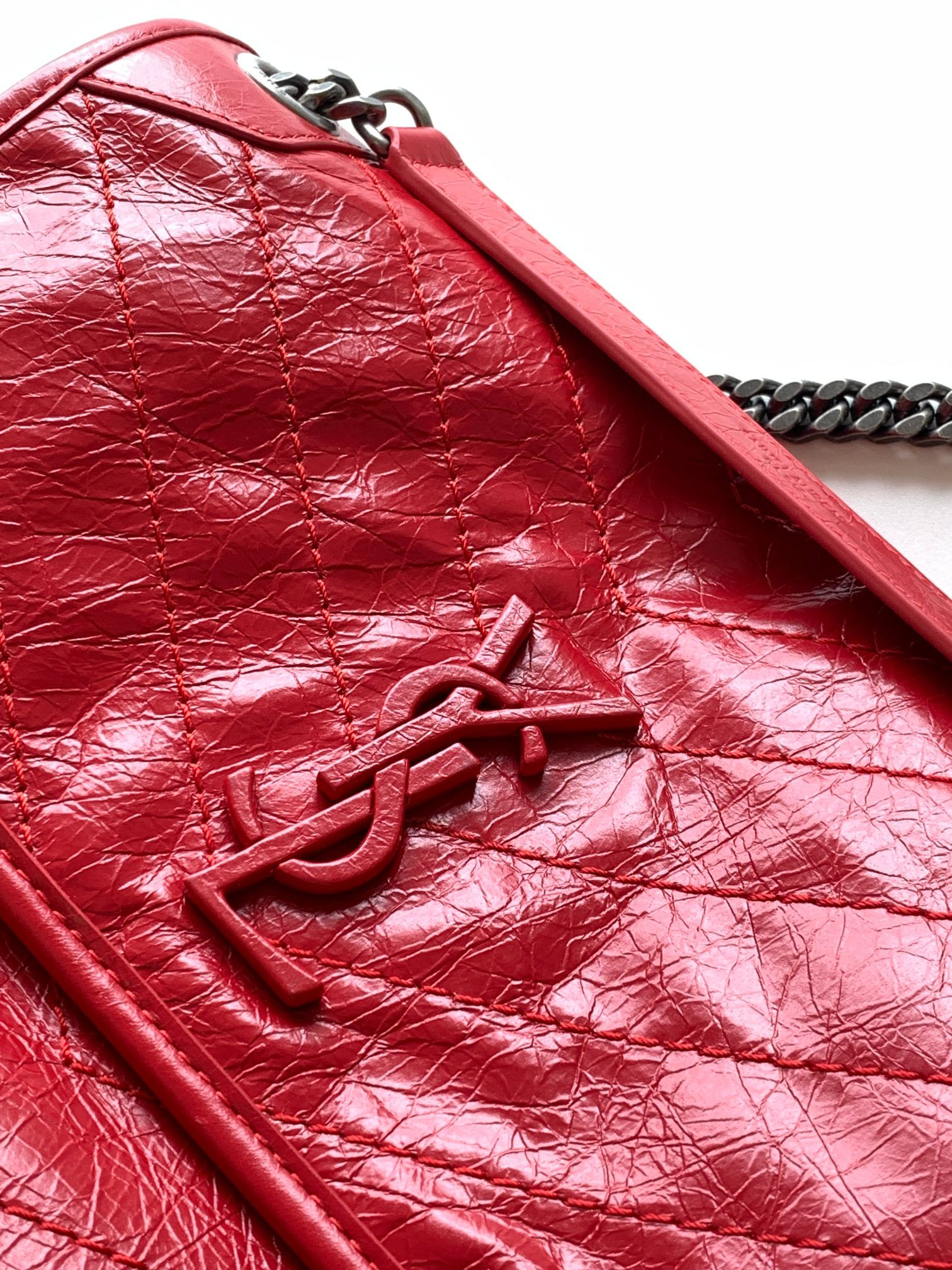 Y51 NIKI MEDIUM IN VINTAGE LEATHER SHINY RED 11 X 7.8 X 3.3 INCHES