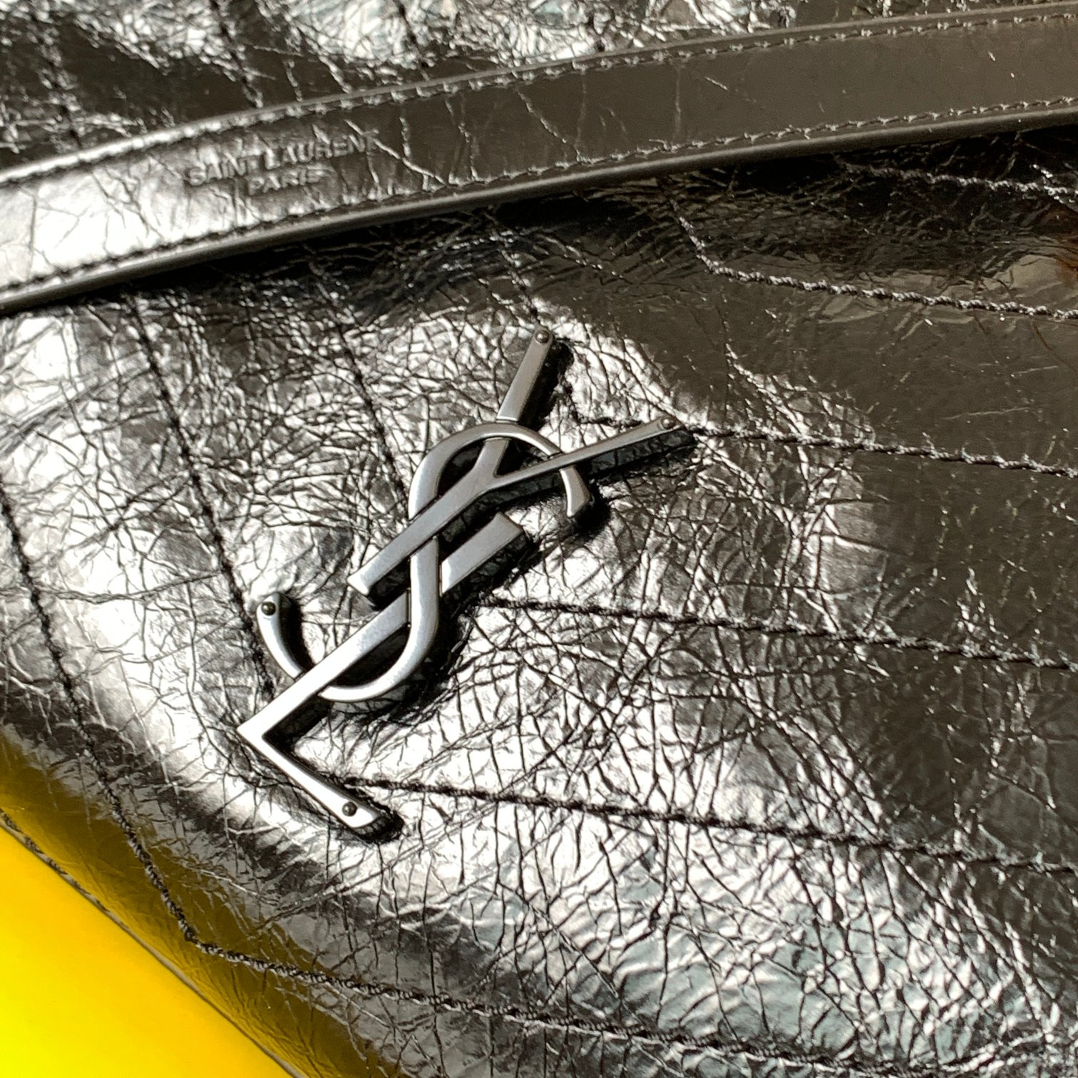 Y51 NIKI SHOPPING IN VINTAGE LEATHER 12.9 X 10.6 X 4.5 INCHES