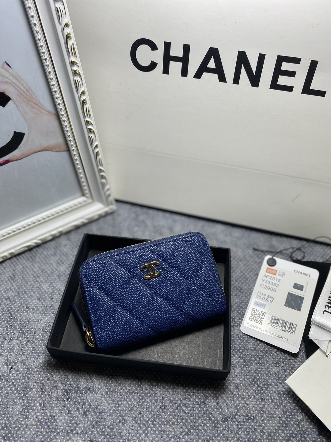 Ch**el ZIPPED COIN PURSE 7.5x 11x 2.5cm