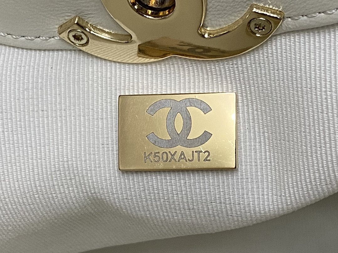 Ch**el SHOPPING BAG Shiny Lambskin & Gold-Tone Metal 35x39x8cm
