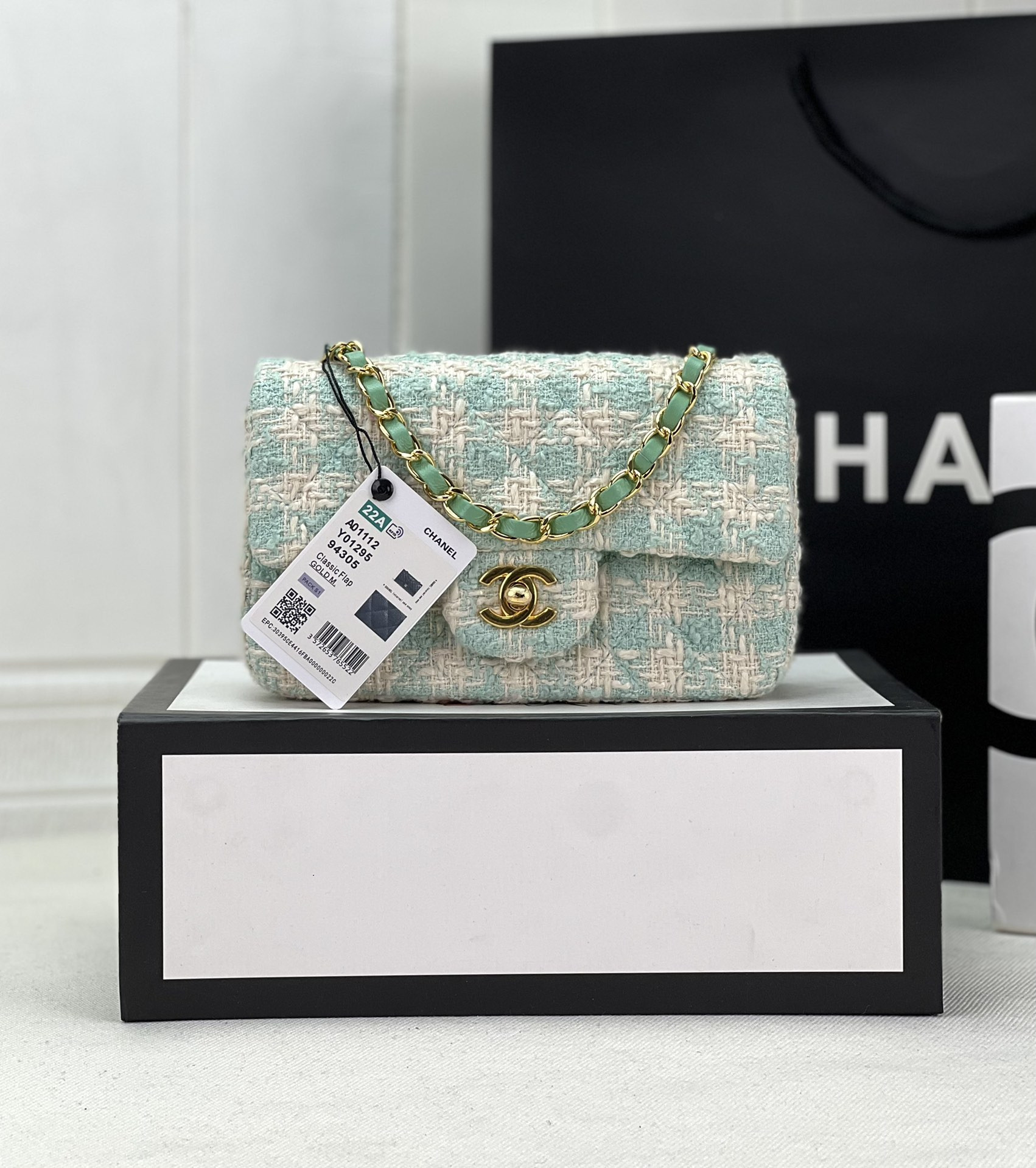 Ch**el MINI CLASSIC 11.12 HANDBAG Tweed & Gold-Tone Metal 4.7 × 7.8 × 2.3 in