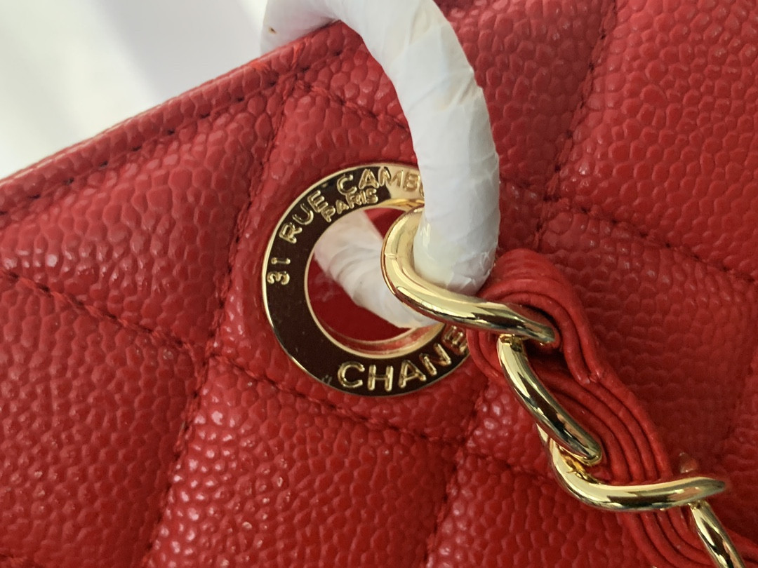 Ch**el GST CAVIAR LEATHER HARDWARE 24X33X13CM