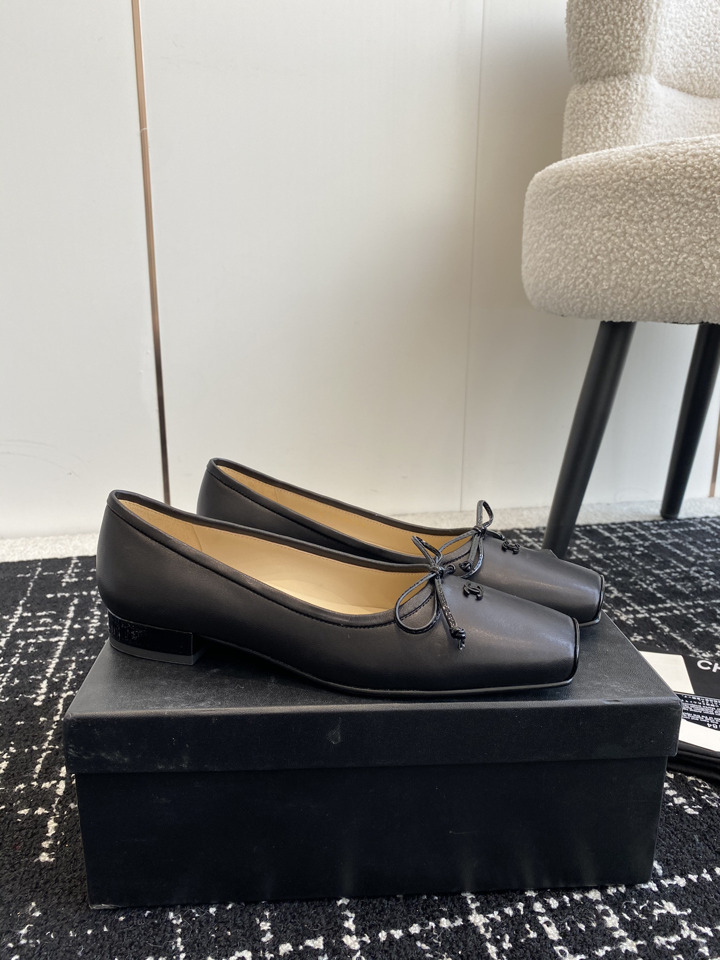 UA Ch**el VINTAGE BALLET FLATS