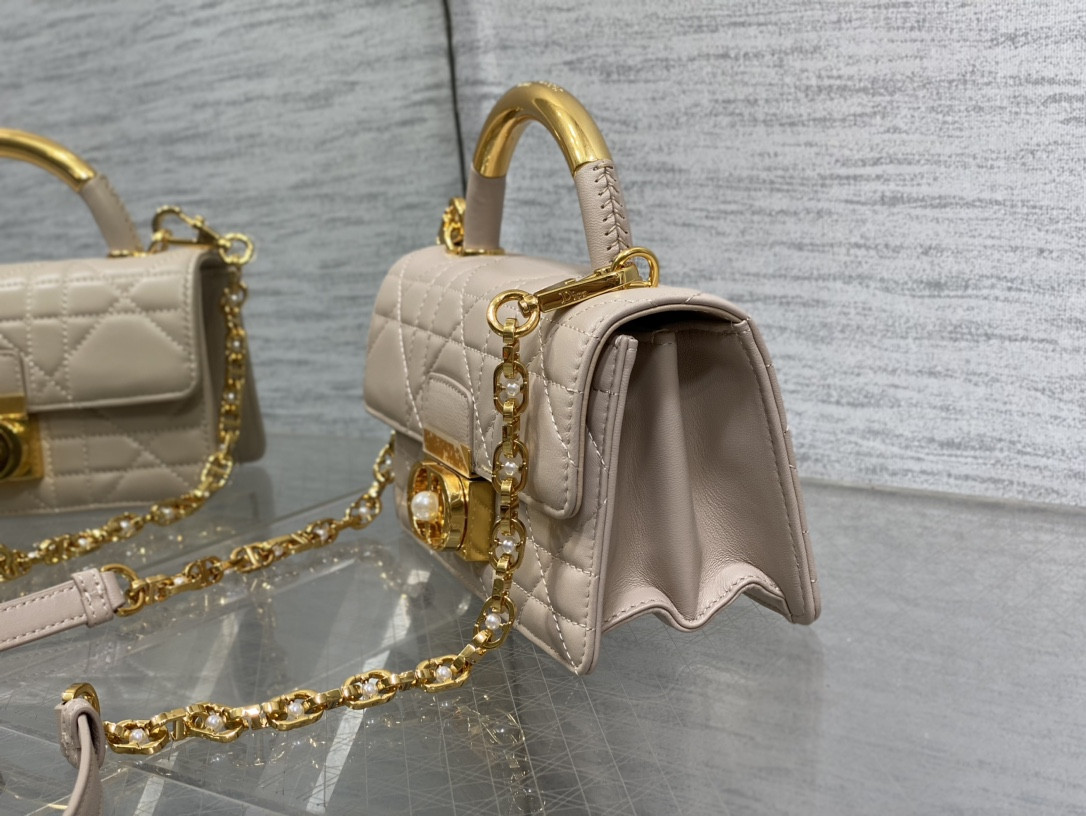 D10r Small Ange Bag Pink Latte Macrocannage Calfskin 20 x 12 x 5 cm