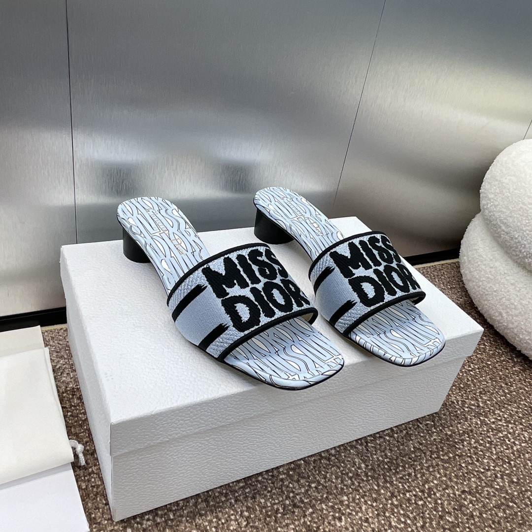 UA D10r Dway Heeled Slide