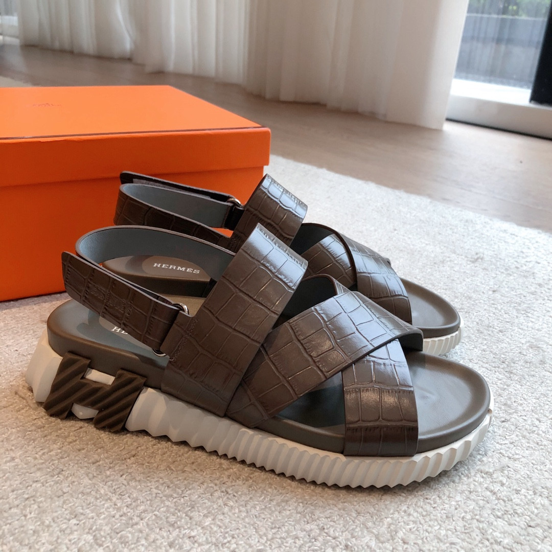UA H**me5 Electric sandal