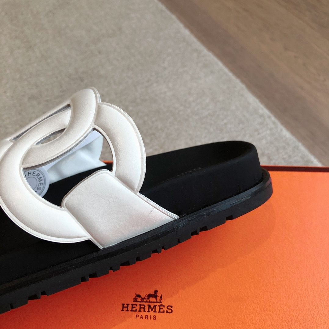 UA H**me5 Extra sandal