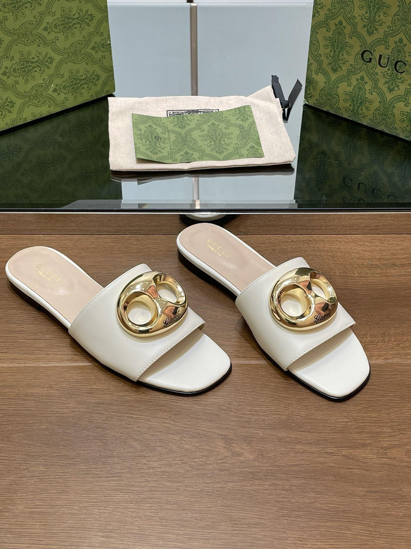 UA Gvc*1 MARINA CHAIN SLIDE