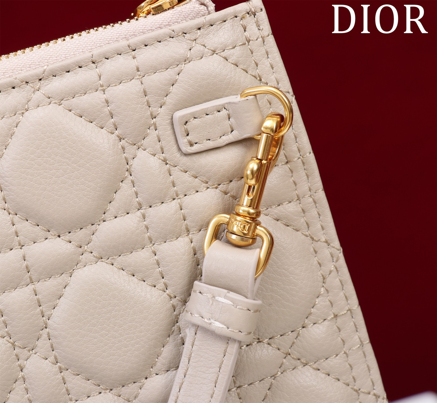 Large D10r Caro Daily Pouch 30 x 21.5 cm